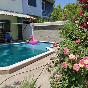 Kwatera prywatna Ilirida-swimming Pool & Garden View For Rent, Durrës